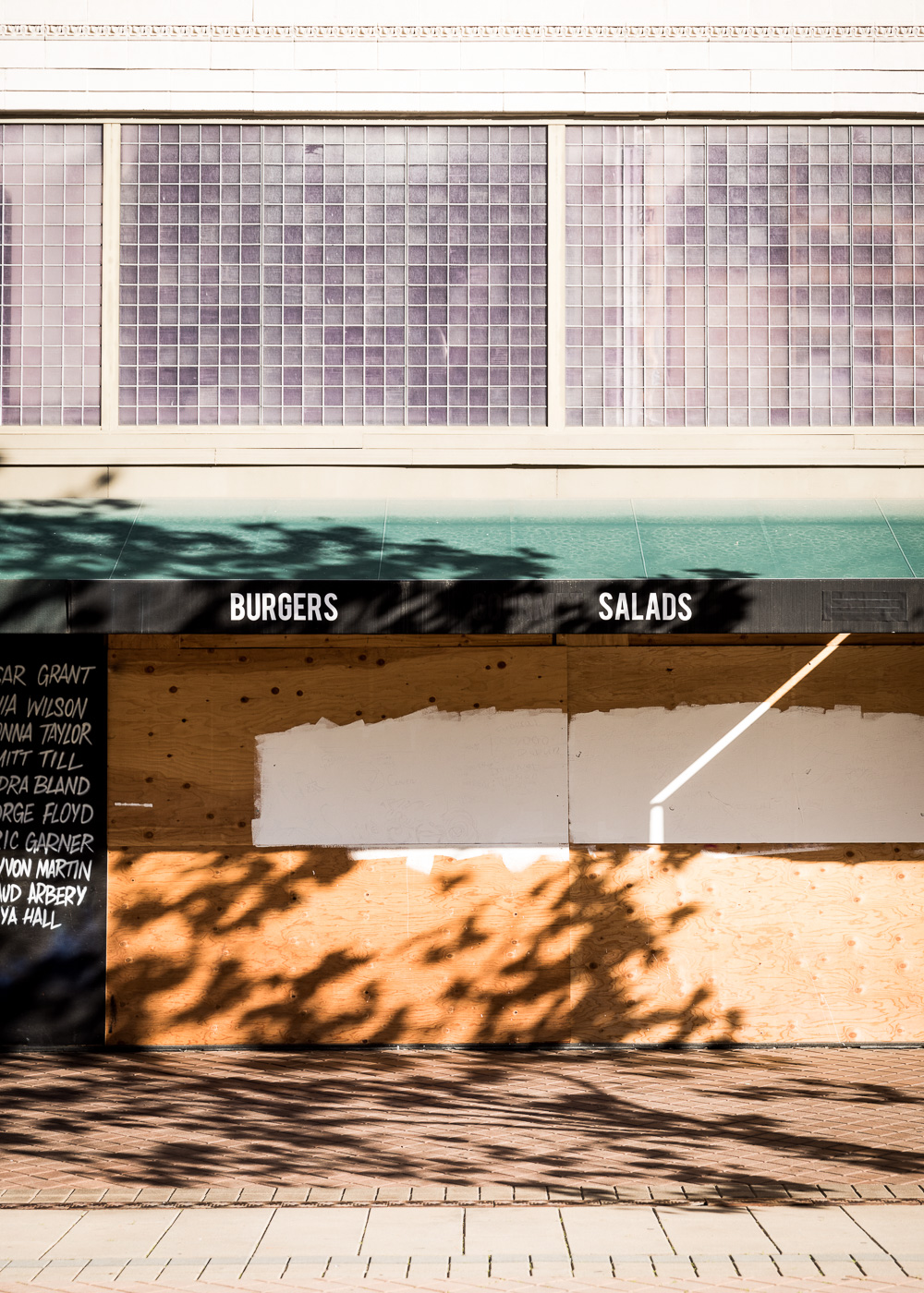 A closed restaurant in downtown Oakland, California. The second way / American Banker